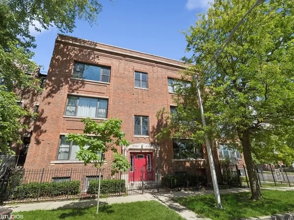 2705 N Campbell Ave #3S, Chicago, IL 60647
