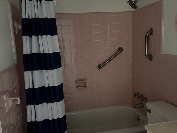 4th image of 8555 112th St APT 106