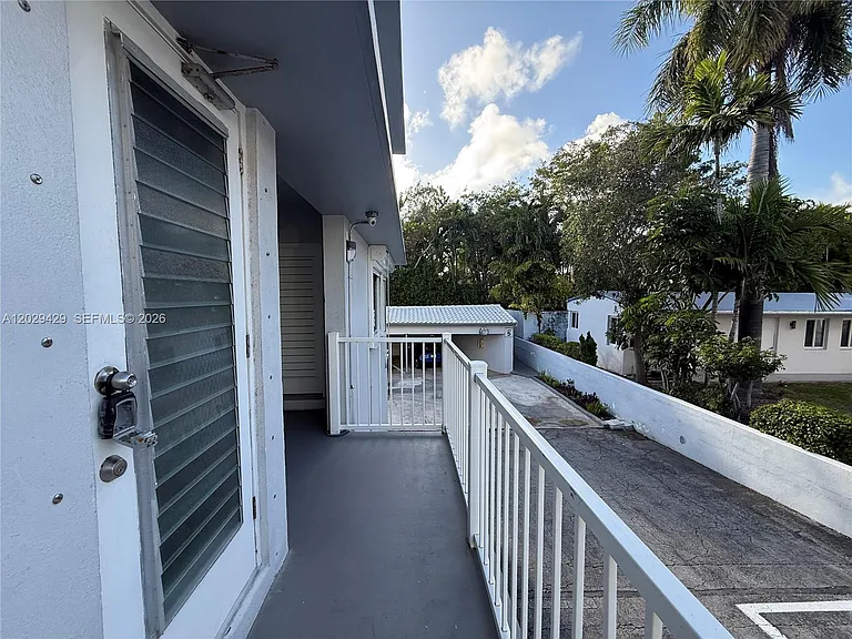 10178 Collins Ave #107 — Photo 25