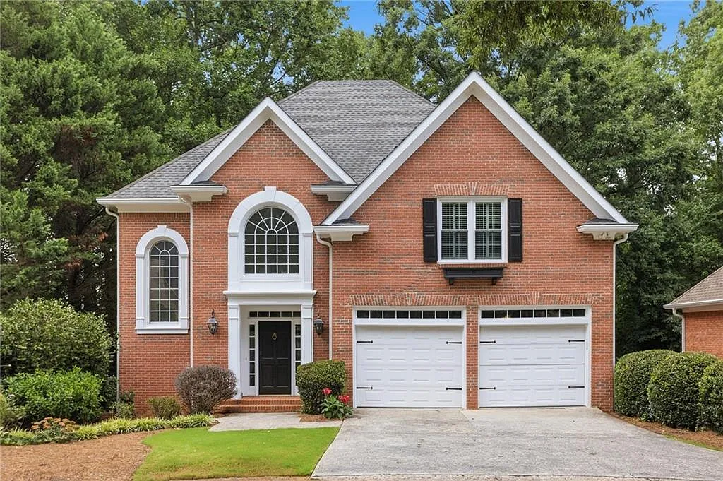 4 bed, 3.5 bath, 4748 sqft, $5,500 — Photo 1