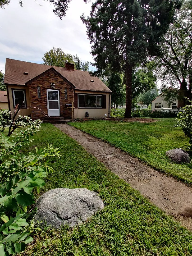 Spacious Home With An Incredible Yard! — Photo 2