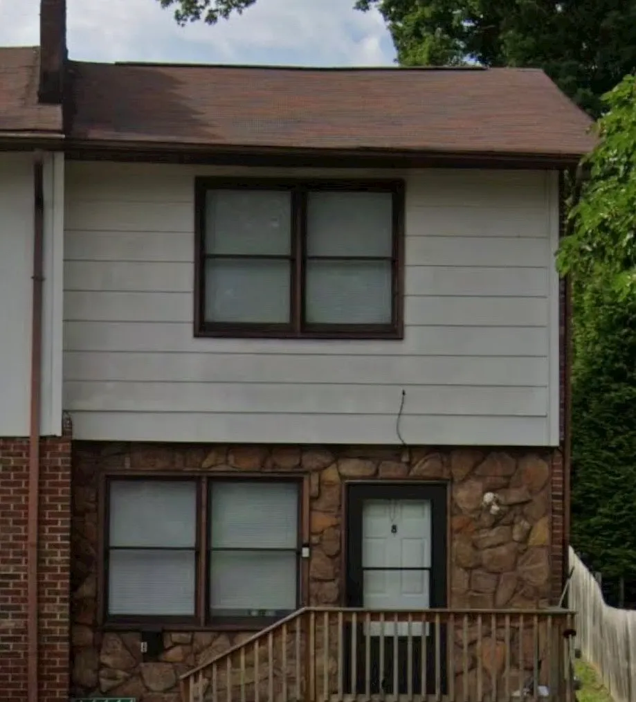 2 bed, 1.5 bath, $950 — Photo 2