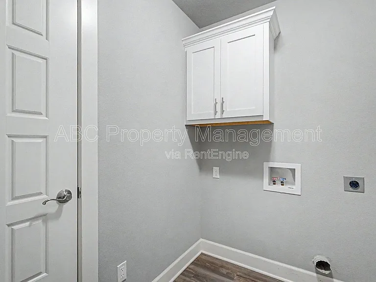 361 Captain Hopkins St — Photo 14