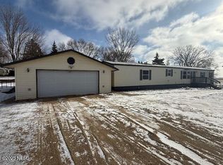 409 Elm St, Henry, SD 57243