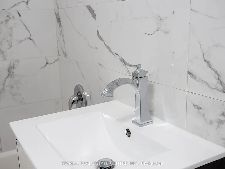 371 Lakeshore Rd W #205 — Photo 16
