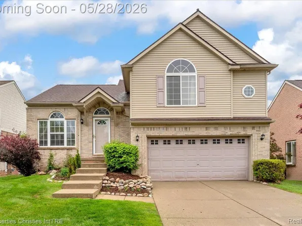 1973 Golfview Ln, Westland, MI 48186