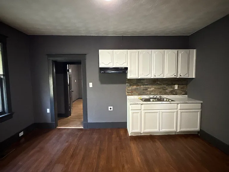 1048 E McLemore Ave — Photo 11