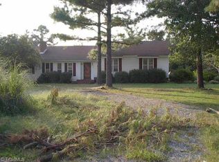 605 Oakdale St, Liberty, NC 27298