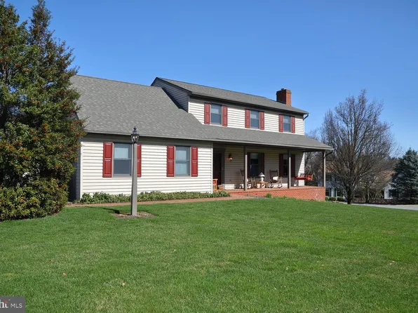 1018 Keystone Dr, Lancaster, PA 17603