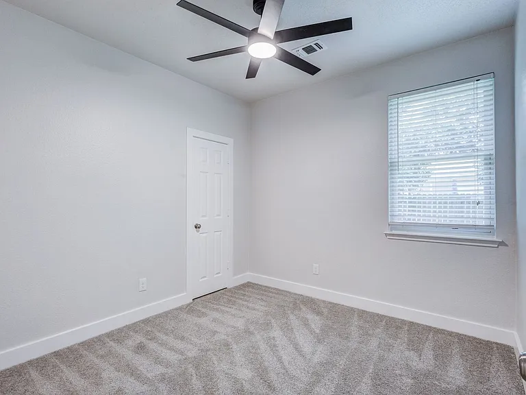 3948 Overlake Dr — Photo 6