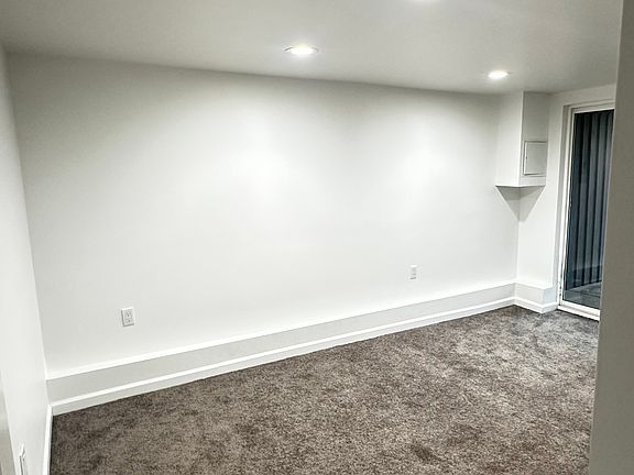 5th image of 628 Sweeny St #B
