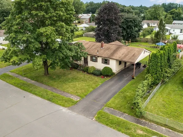 7 Helm St, South Hadley, MA 01075