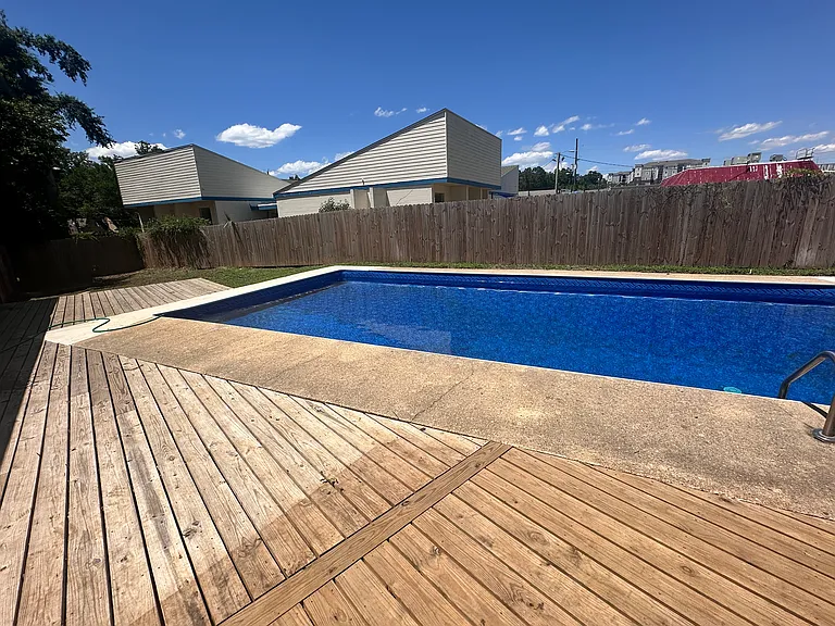 2030 Harold Ct — Photo 4