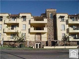 1st image of 12407 Moorpark St APT 306