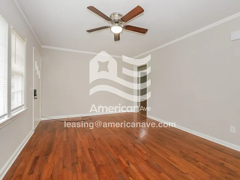 1060099_004_wm_-_living_room_12992311.jpg