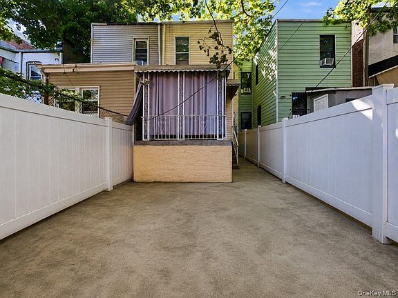 4th image of 1328 Teller Avenue
