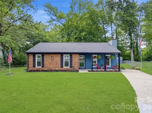 6804 Delta Lake Dr, Charlotte, NC 28215