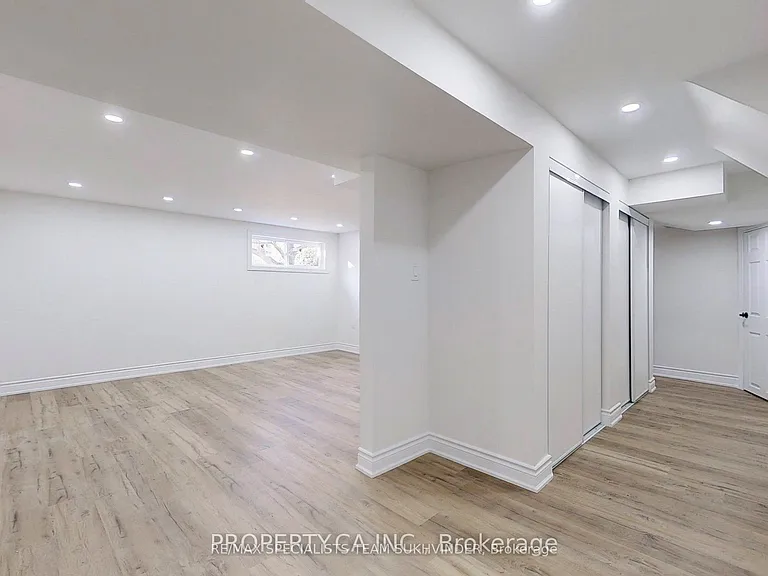 80 Cynthia Rd #LOWER — Photo 15
