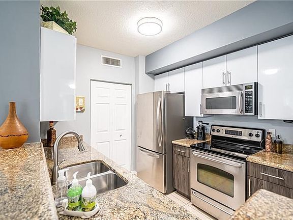 5th image of 2421 NE 65th St APT 310