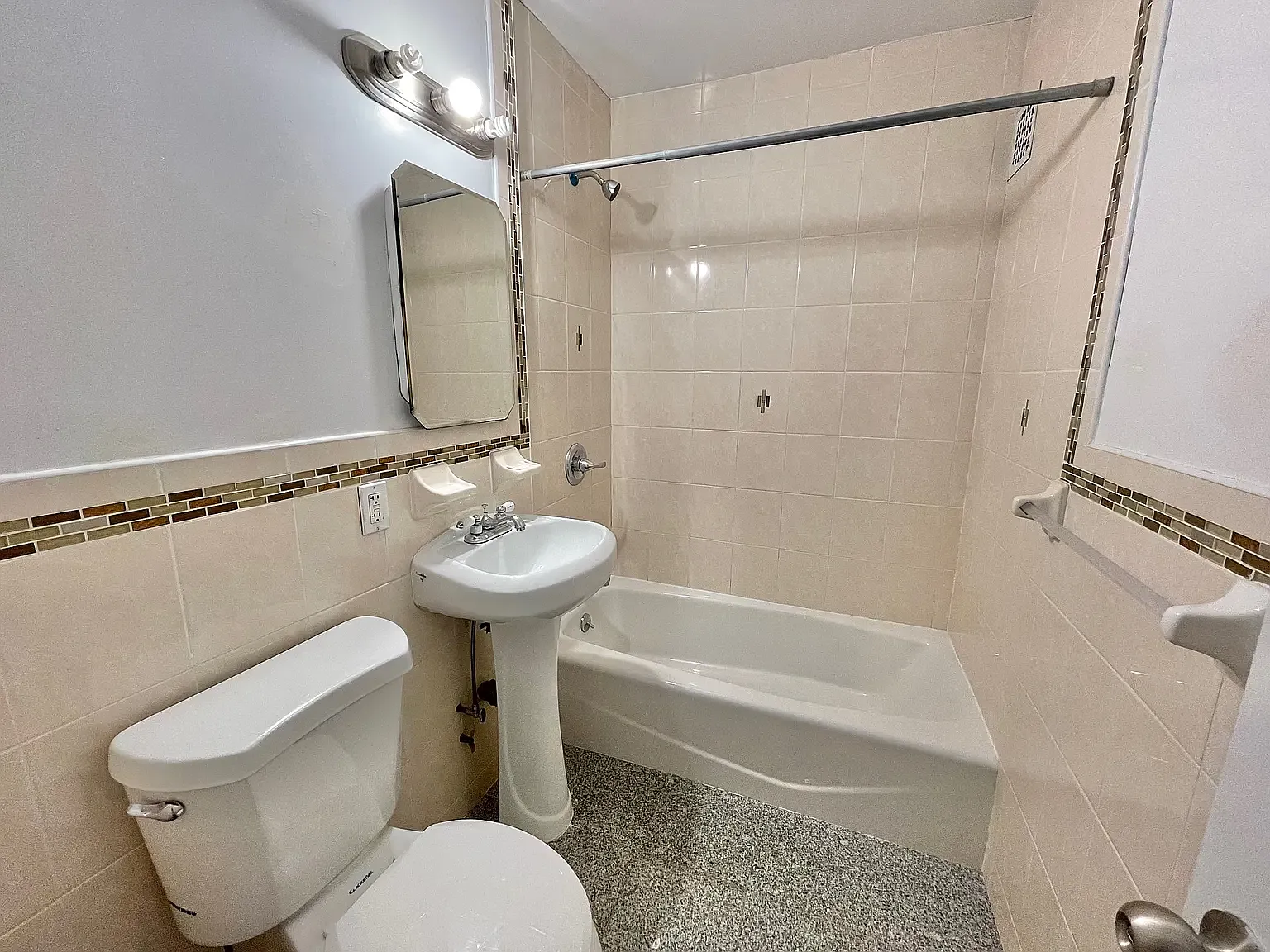 61-61 Woodhaven Blvd — Photo 4