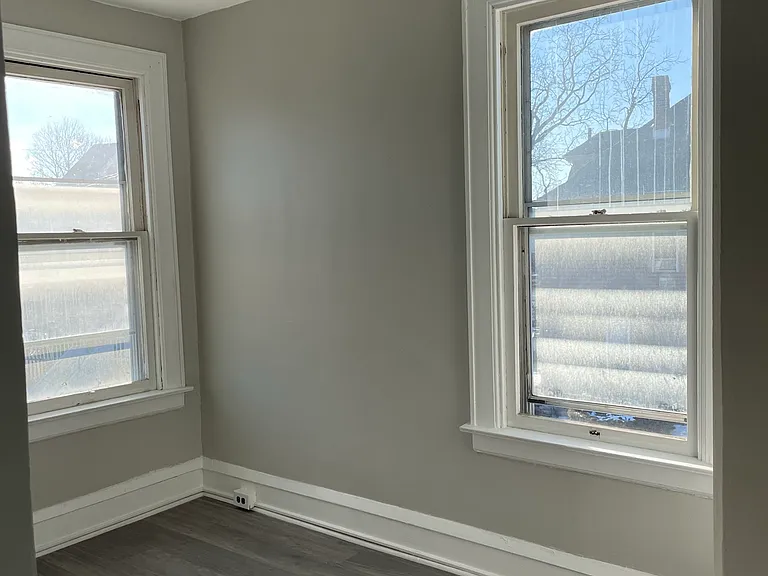 57 E Maynard Ave — Photo 10