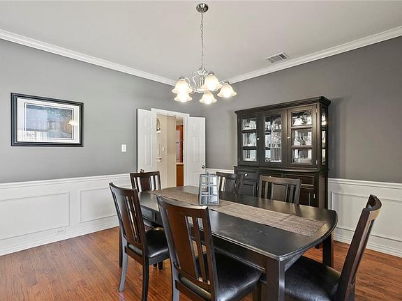5th image of 7109 Oakbury Ln