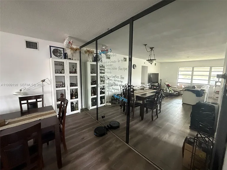 141 NE 10th Ave #17B — Photo 28