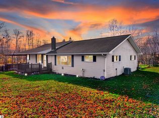 15707 Penesal Rd, Leroy, MI 49655