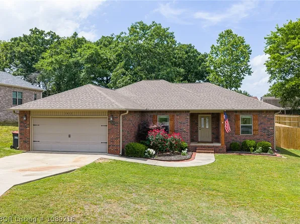 1413 Valley Forge St, Van Buren, AR 72956