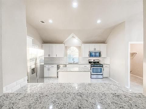 5th image of 624 Dartbrook Dr