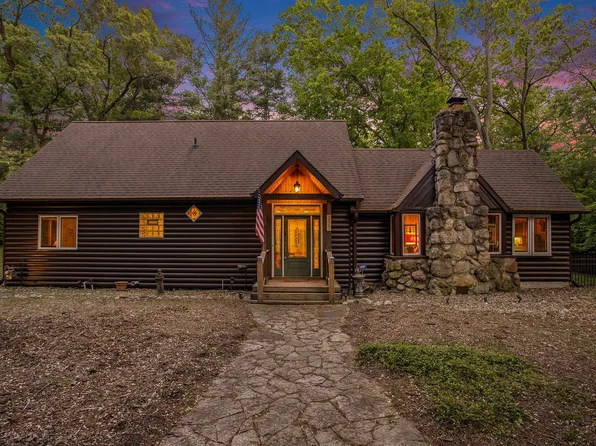 3847 Michiana Dr, Michiana Shores, IN 46360