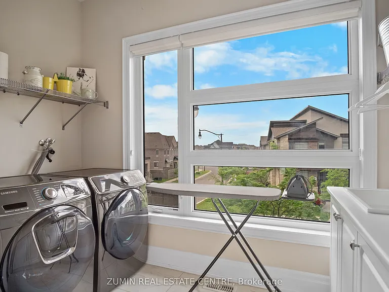 39 Lyle Way — Photo 18