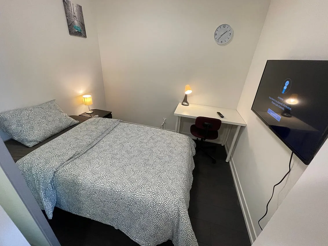 Den Room - Shuter Street & Church Street — Photo 2