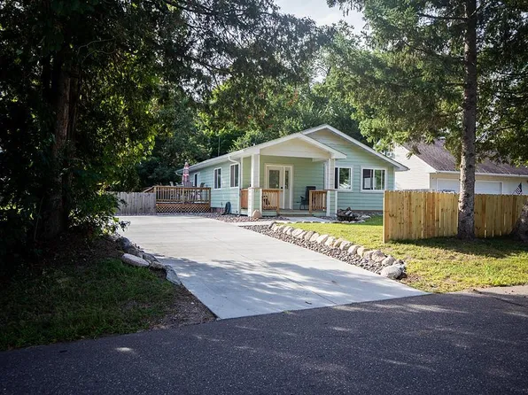 221 Forest Rd, Wyoming, MN 55092