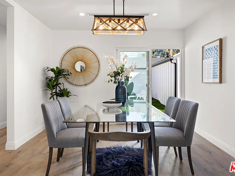 5928 Tobias Ave — Photo 8