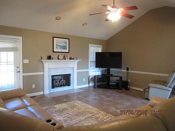5th image of 505 Adler Ln