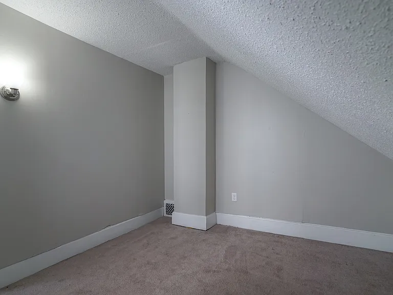 616 Liberty St — Photo 5