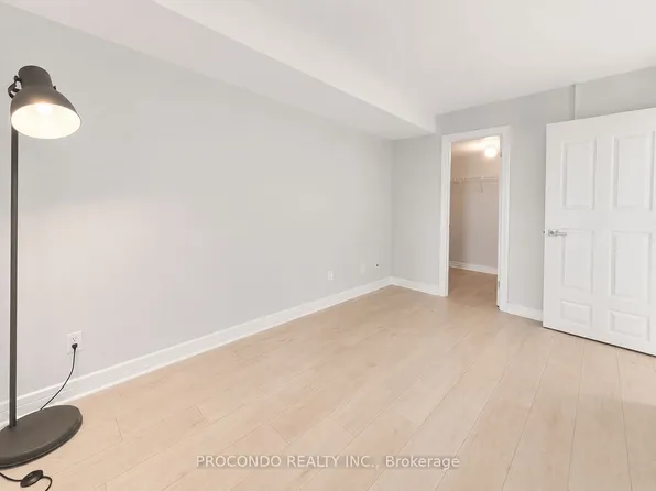 18 Harrison Garden Blvd #509, Toronto, ON M2N 7J7