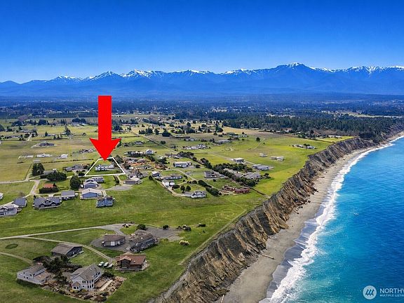 3rd image of 411 Greywolf Road