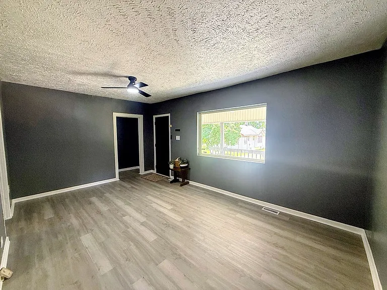 799 Fess Ave — Photo 4