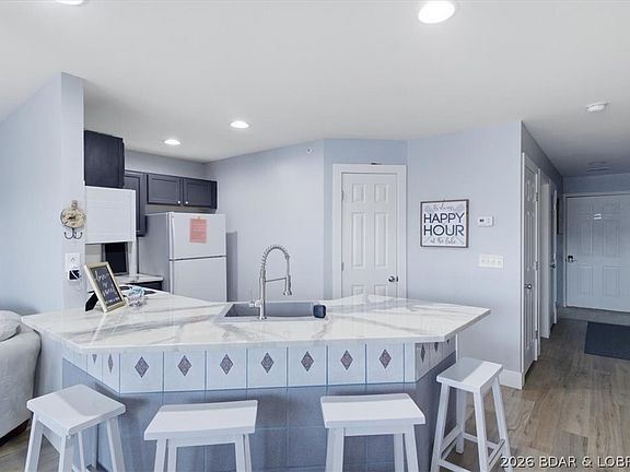 2nd image of 575 Park Place Dr #2B