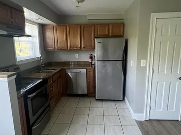 4800 C St SE APT 301, Washington, DC 20019