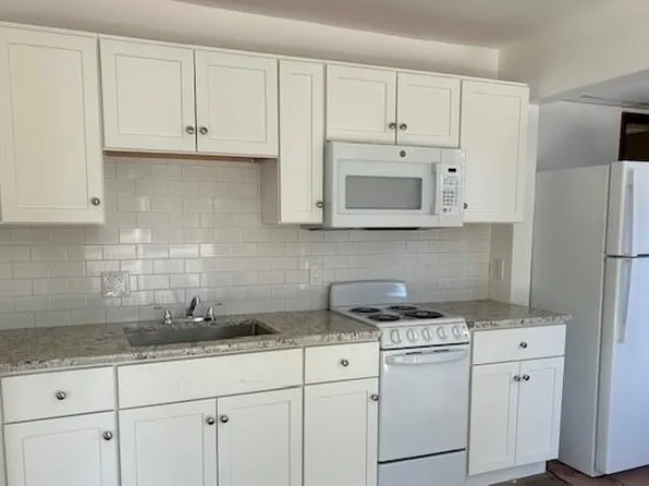 318 Vineyard Ave #7, Highland, NY 12528