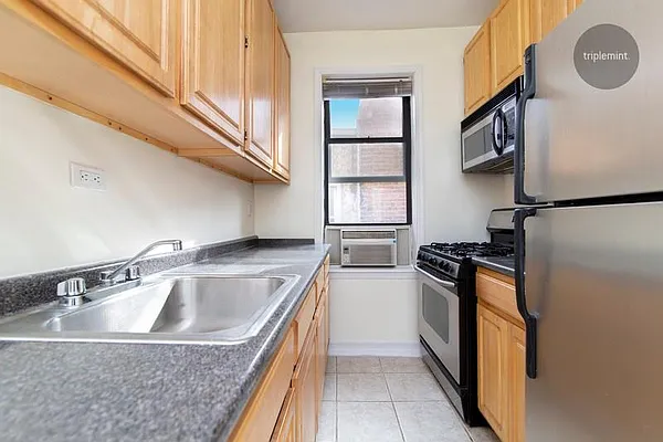 Sold by Triplemint | media 2