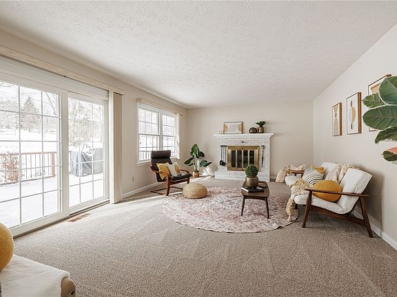 2nd image of 17 Freshfield Rise