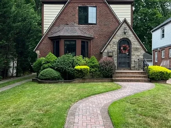 186-12 Cambridge Road image 1 of 14