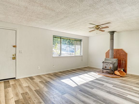4th image of 7015 183rd Avenue E