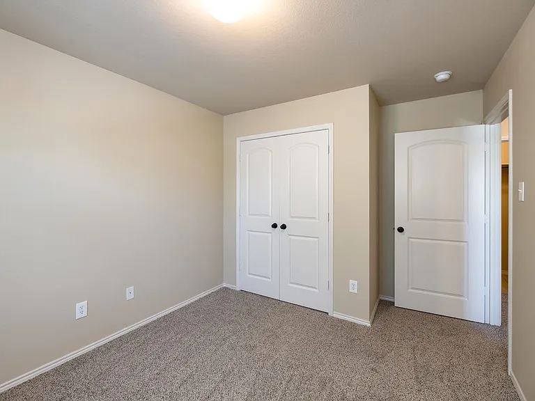 365 Orbit Dr — Photo 19