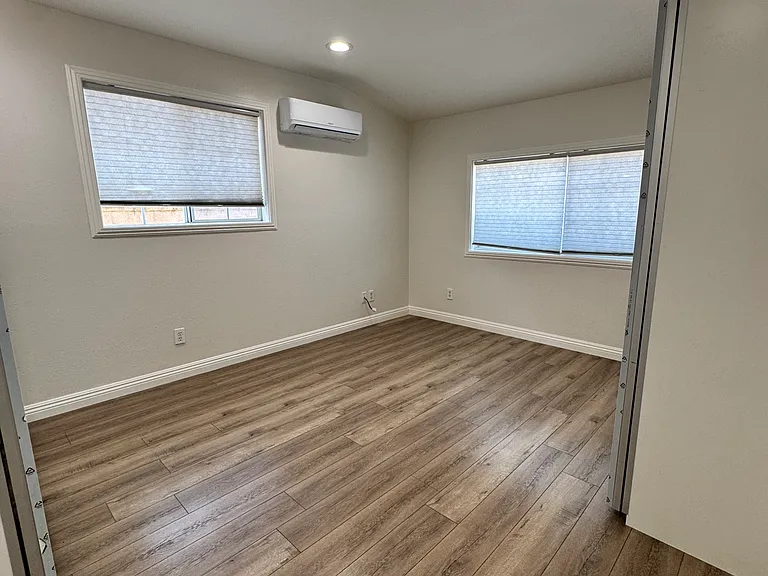 6752 Rostrata Ave — Photo 8