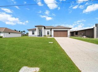 9 NW 14th Pl, Cape Coral, FL 33993